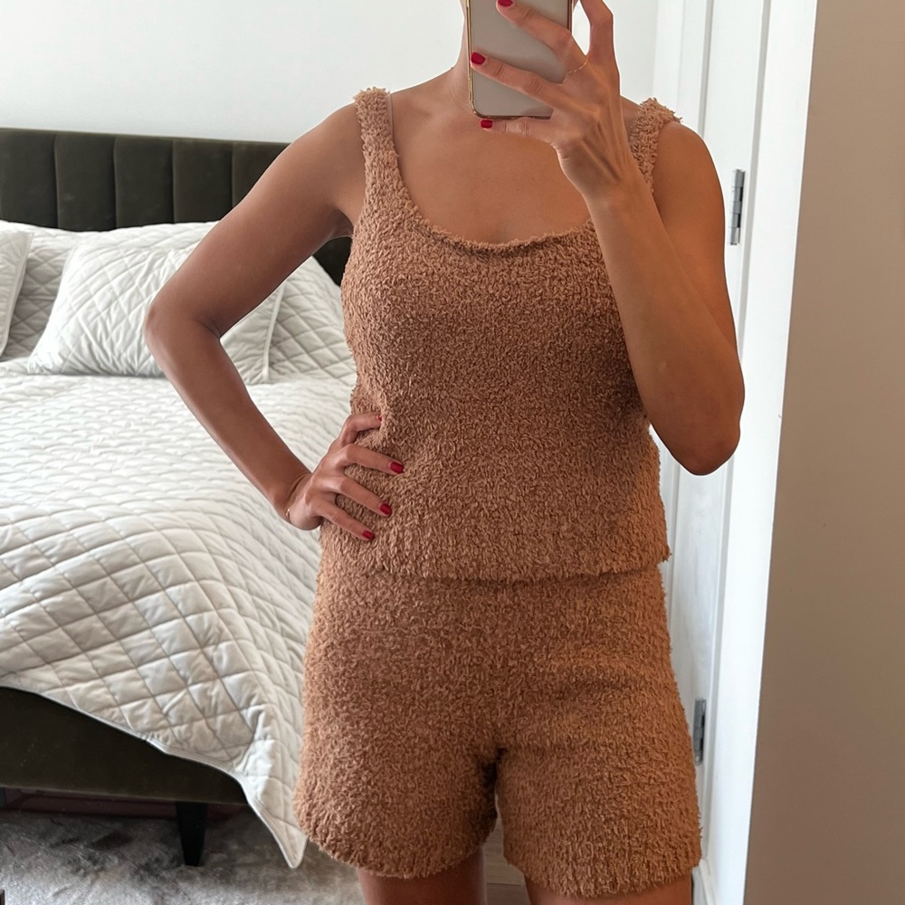 Skims Teddy material lounge set.